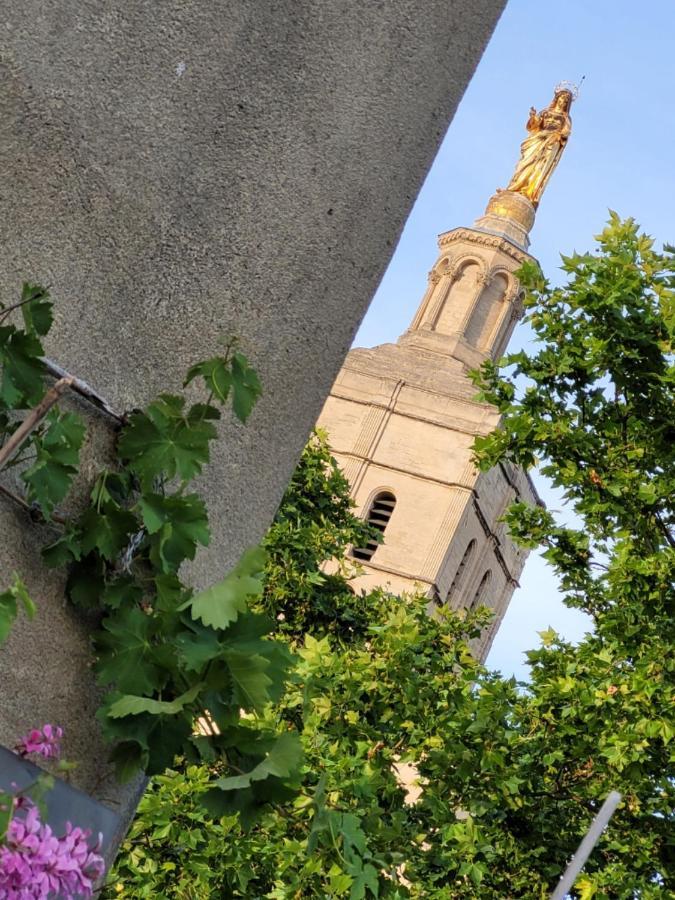 Apartamento Un Nid Sur Les Toits Face Au Palais Des Papes Aviñón Exterior foto