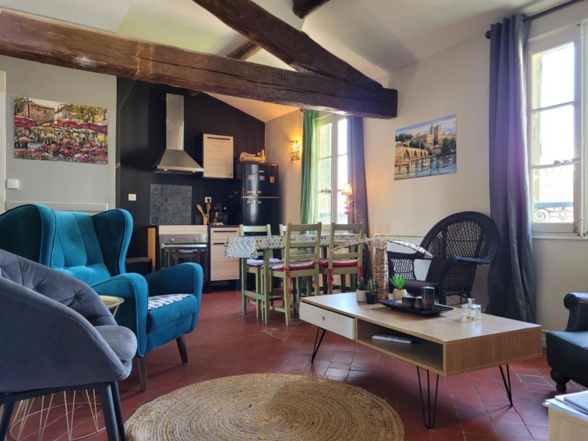 Apartamento Un Nid Sur Les Toits Face Au Palais Des Papes Aviñón Exterior foto