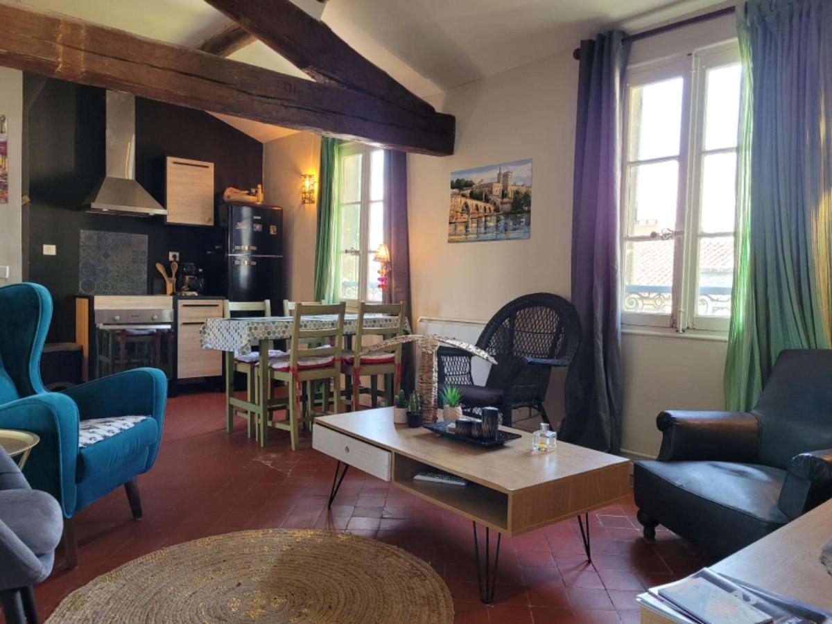 Apartamento Un Nid Sur Les Toits Face Au Palais Des Papes Aviñón Exterior foto