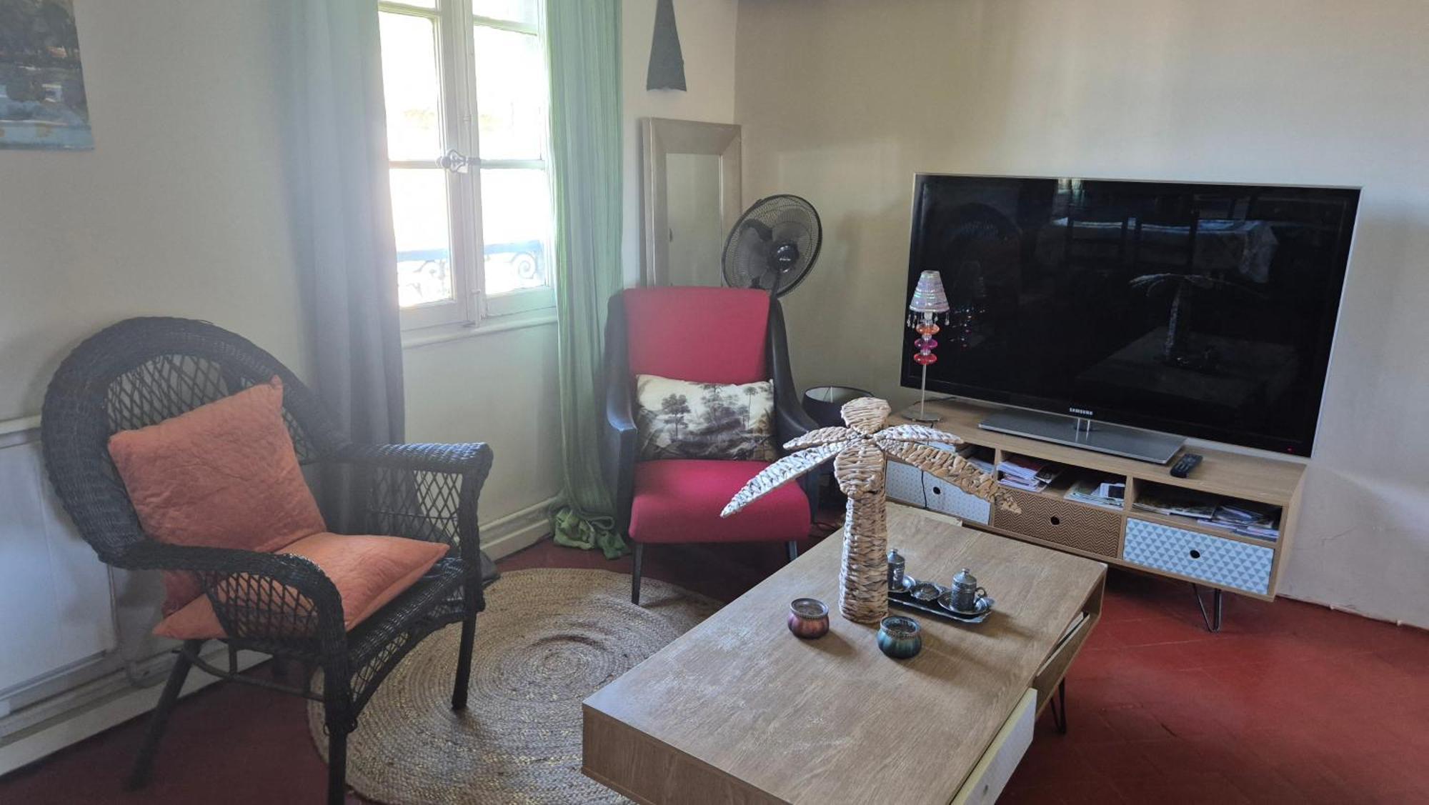 Apartamento Un Nid Sur Les Toits Face Au Palais Des Papes Aviñón Exterior foto